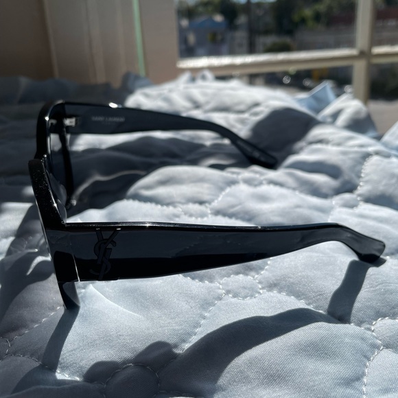 YSL sunglasses - Picture 2 of 5